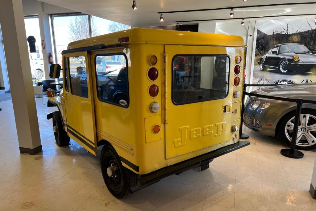 1973 Jeep DJ-5C -312011