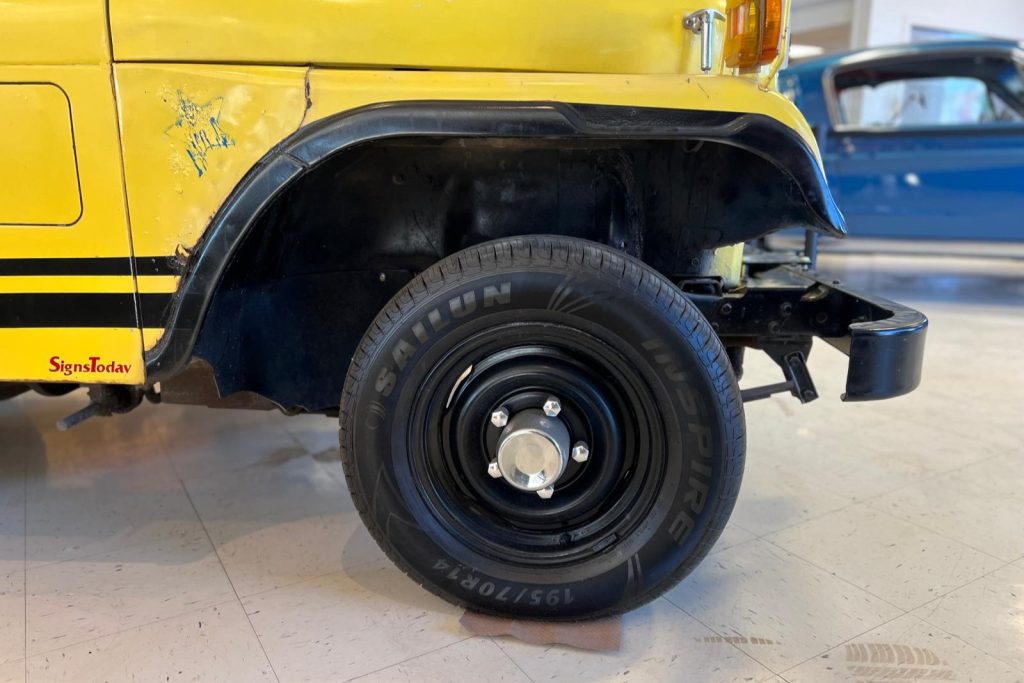 1973 Jeep DJ-5C -312011