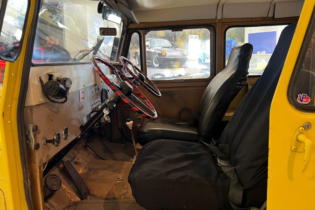 1973 Jeep DJ-5C -312011