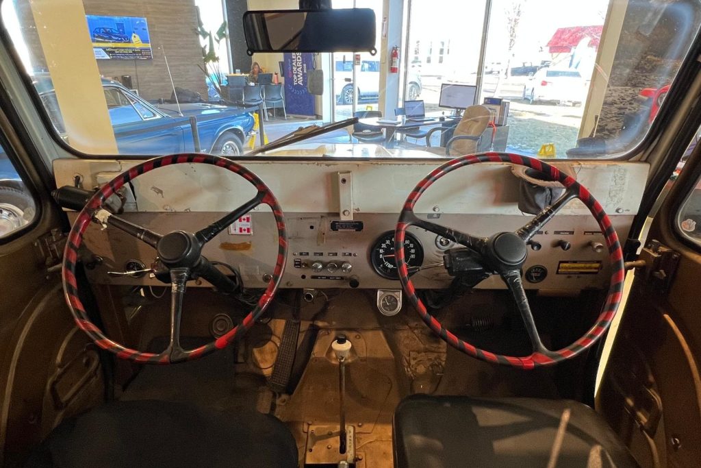 1973 Jeep DJ-5C -312011